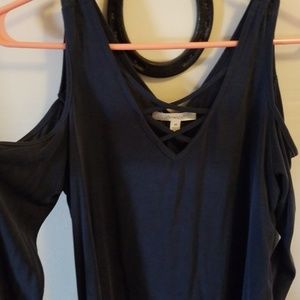 🧥New with tags cold shoulder shirt